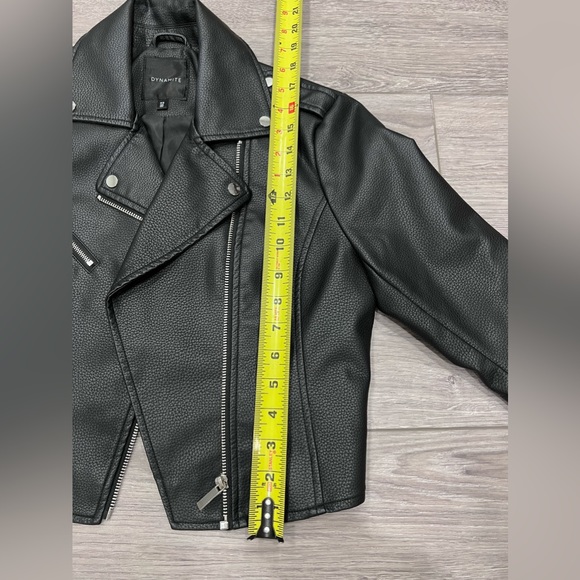 Cropped leather jacket - Picture 7 of 8